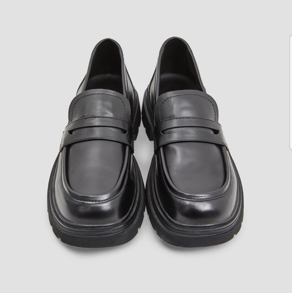 Round-Toe Leather Platform Penny Loafers (Black) - Lattelier